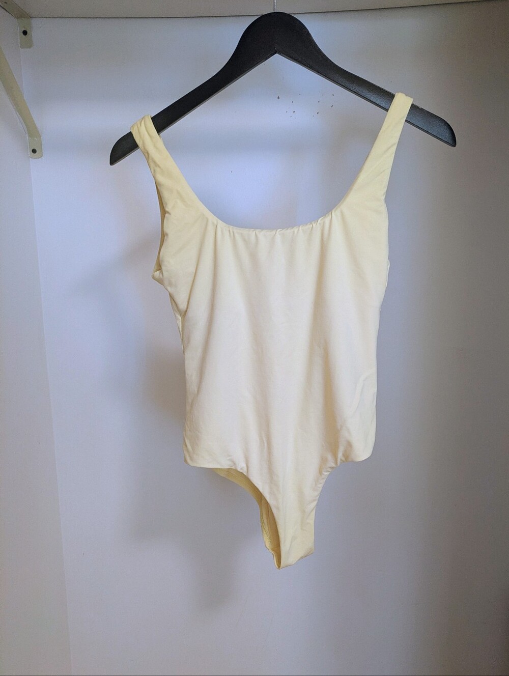Melisa Odabash London Scoop Neck One-piece Pale Yellow Swimsuit size 6